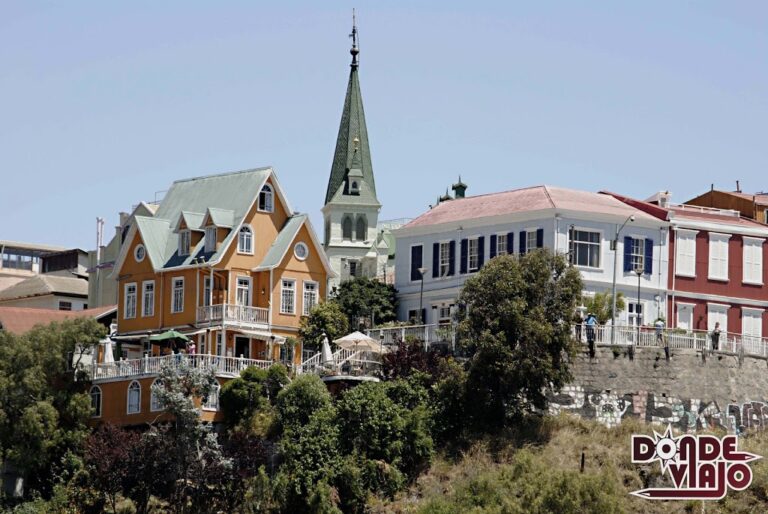 Lee más sobre el artículo El encanto de los cerros de Valparaíso